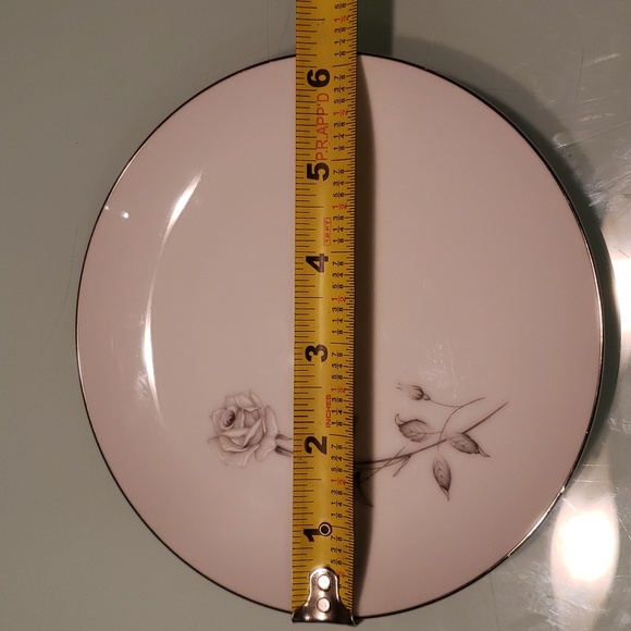 Creative Manor Rose Plate - Picture 5 of 5